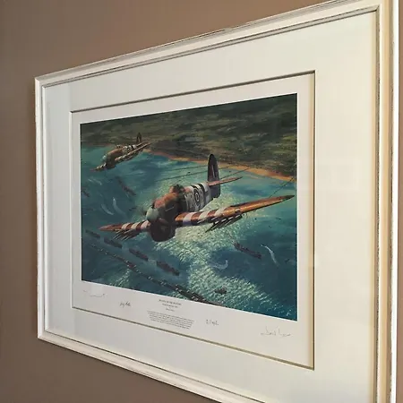 Dday Aviators Penzion 4*