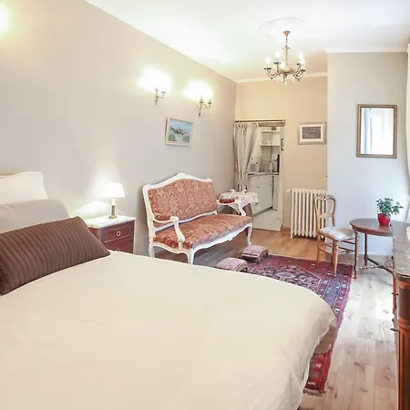 Dday Aviators Pensjonat 4*