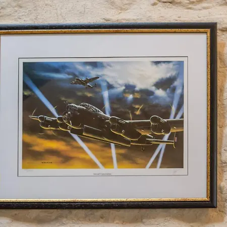 Dday Aviators Pensjonat 4*