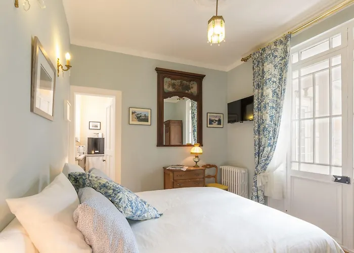 Guest house Dday Aviators 4*