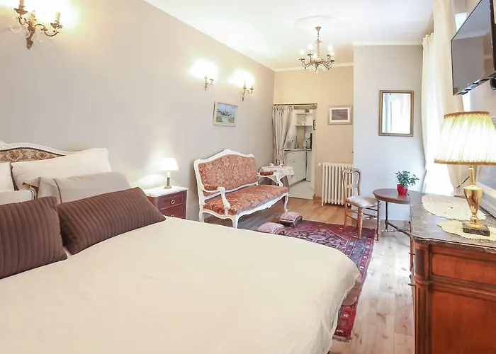 Dday Aviators Guest house 4*