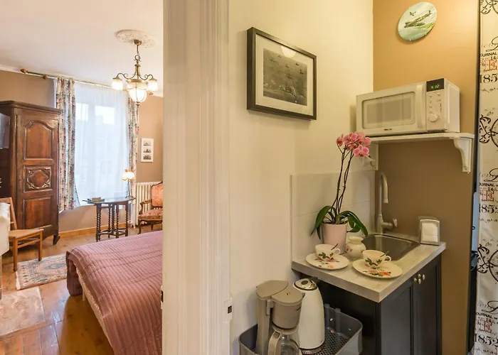 Guest house Dday Aviators 4*